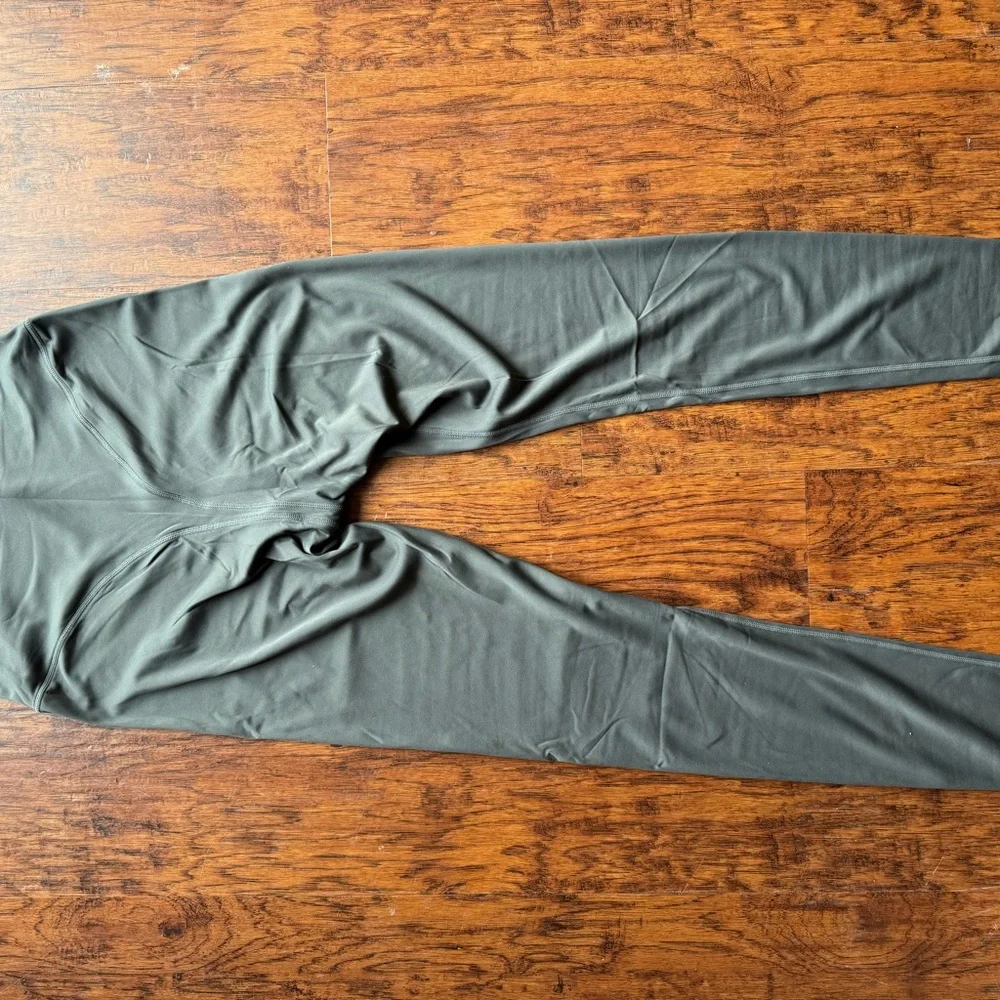 Women's Black High-Waisted Body Butter Leggings - Picture 5 of 5